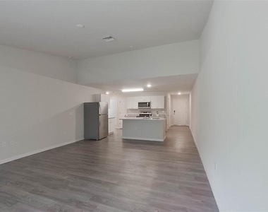 9101 Aegean Circle - Photo Thumbnail 9