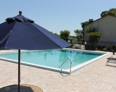 822 Town Circle - Photo Thumbnail 22