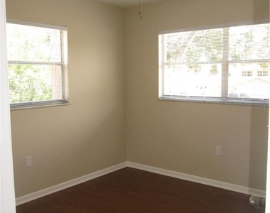 822 Town Circle - Photo Thumbnail 14