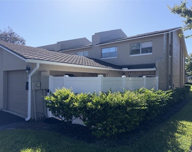 822 Town Circle - Photo Thumbnail 16