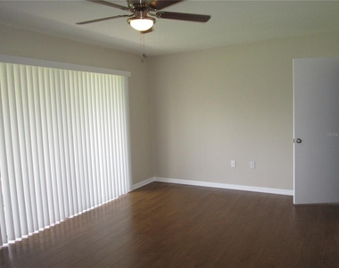 822 Town Circle - Photo Thumbnail 11