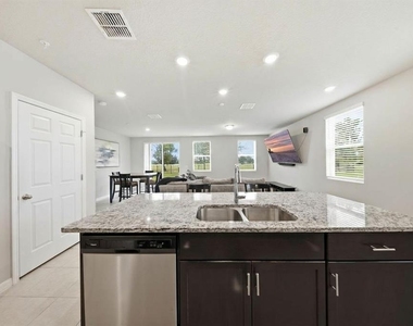 959 Robin Holly Street - Photo Thumbnail 9