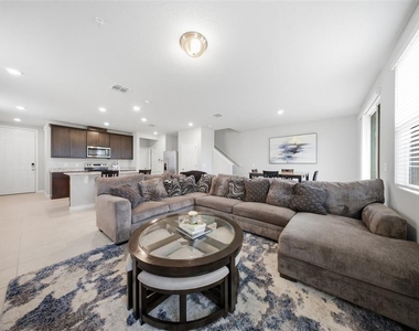 959 Robin Holly Street - Photo Thumbnail 4