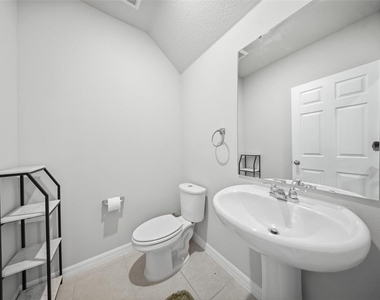 959 Robin Holly Street - Photo Thumbnail 12