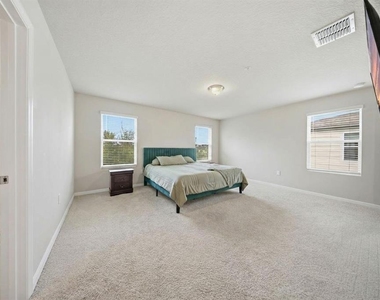 959 Robin Holly Street - Photo Thumbnail 14