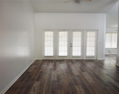 80 Fulton Place - Photo Thumbnail 6