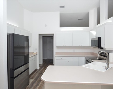 80 Fulton Place - Photo Thumbnail 13