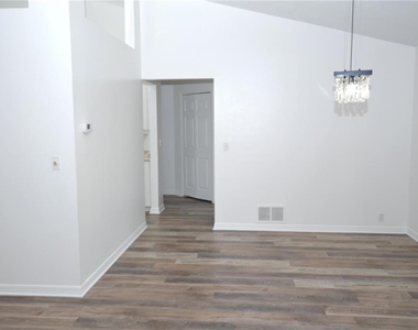 80 Fulton Place - Photo Thumbnail 14