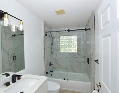 80 Fulton Place - Photo Thumbnail 12