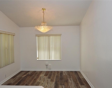 80 Fulton Place - Photo Thumbnail 16