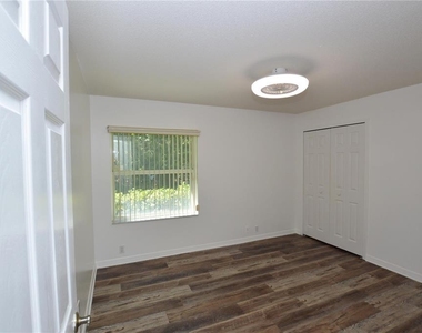 80 Fulton Place - Photo Thumbnail 4