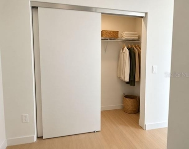 2170 Robinhood Street - Photo Thumbnail 5