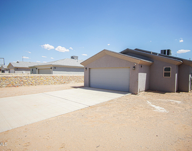 14913 Tierra Isaiah Avenue - Photo Thumbnail 21