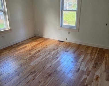 187 Killingly Avenue - Photo Thumbnail 4