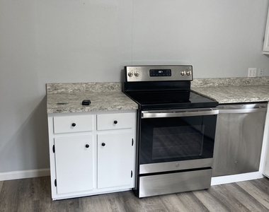 10 Phelps Lane - Photo Thumbnail 19
