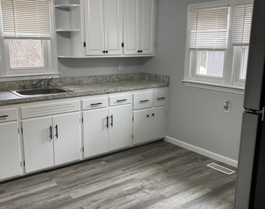 10 Phelps Lane - Photo Thumbnail 22