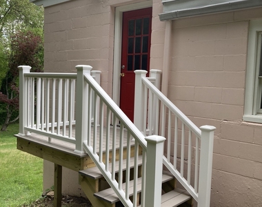 10 Phelps Lane - Photo Thumbnail 3
