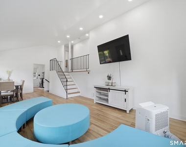 110 Ruby Lane - Photo Thumbnail 4