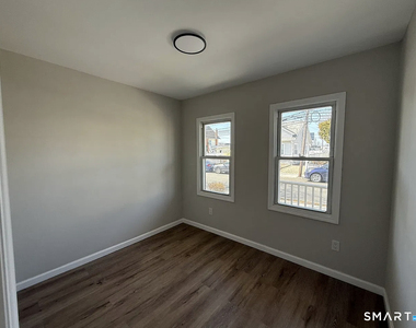 2 Center Avenue - Photo Thumbnail 5