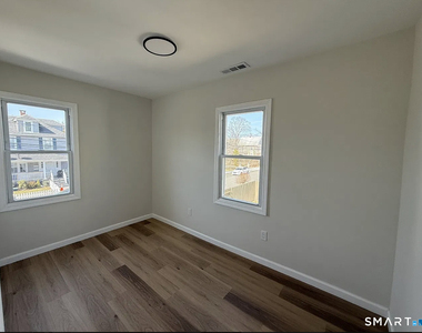 2 Center Avenue - Photo Thumbnail 6