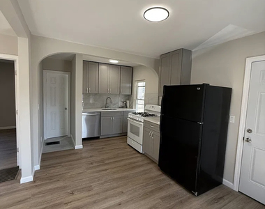2 Center Avenue - Photo Thumbnail 1