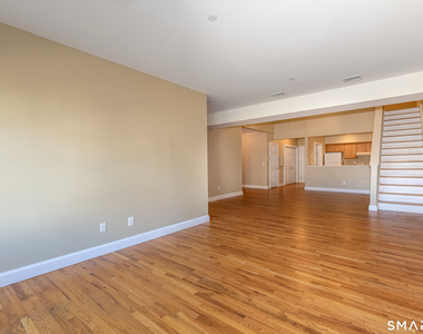 621 Main Street - Photo Thumbnail 10