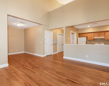 621 Main Street - Photo Thumbnail 8