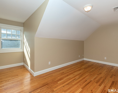 621 Main Street - Photo Thumbnail 13