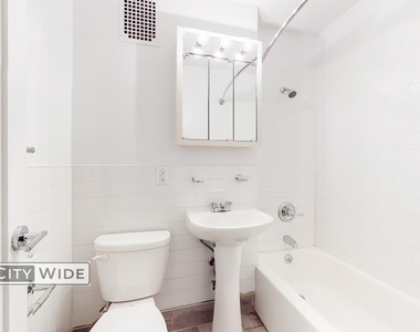 160 East 55th Street - Photo Thumbnail 4