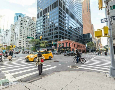 160 East 55th Street - Photo Thumbnail 6