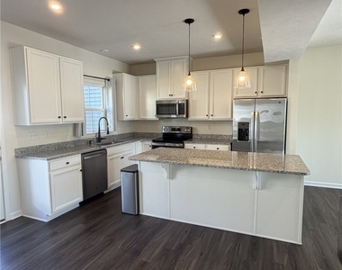213 Cranesbill Dr - Photo Thumbnail 11