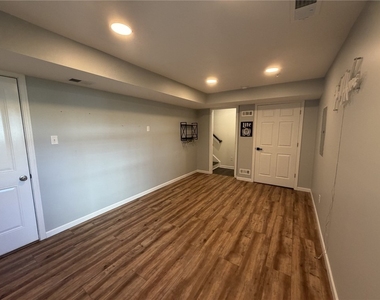 213 Cranesbill Dr - Photo Thumbnail 9