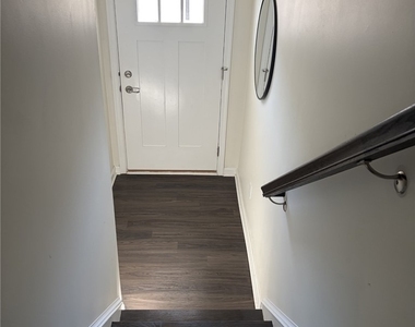 213 Cranesbill Dr - Photo Thumbnail 4