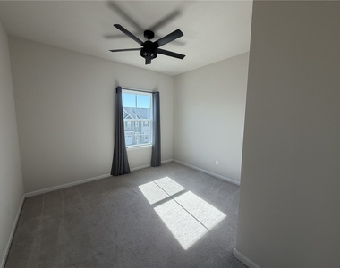 213 Cranesbill Dr - Photo Thumbnail 26