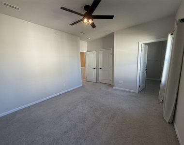 213 Cranesbill Dr - Photo Thumbnail 32