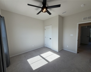 213 Cranesbill Dr - Photo Thumbnail 24
