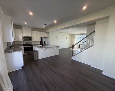 213 Cranesbill Dr - Photo Thumbnail 18