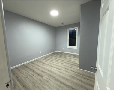 730 Broadway Ave - Photo Thumbnail 30