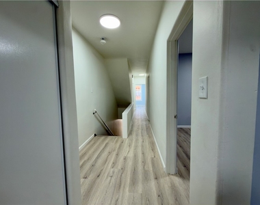730 Broadway Ave - Photo Thumbnail 4