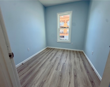 730 Broadway Ave - Photo Thumbnail 12
