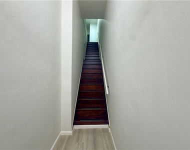 730 Broadway Ave - Photo Thumbnail 3