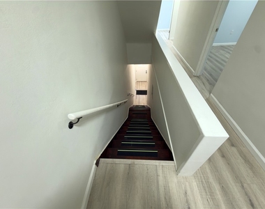 730 Broadway Ave - Photo Thumbnail 21