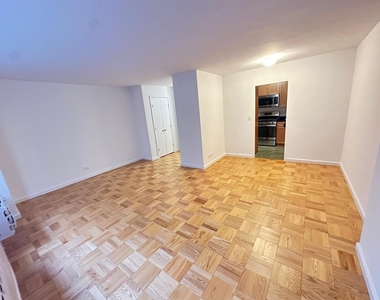 350 West 51st Street - Photo Thumbnail 4