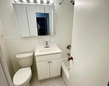 350 West 51st Street - Photo Thumbnail 8