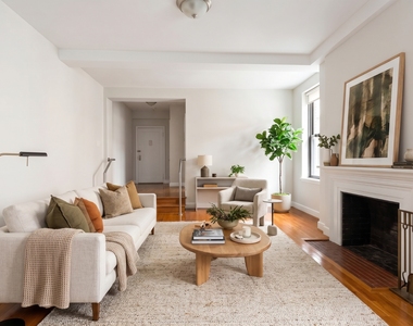 East 57th Street - Photo Thumbnail 1