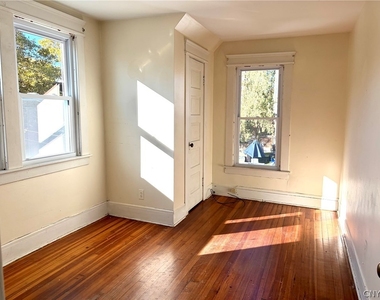 210 Grant Avenue - Photo Thumbnail 15