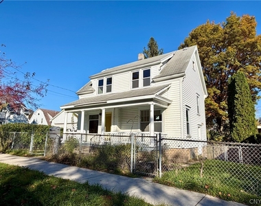 210 Grant Avenue - Photo Thumbnail 2
