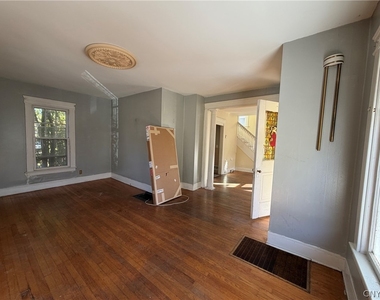 210 Grant Avenue - Photo Thumbnail 7
