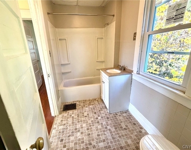 210 Grant Avenue - Photo Thumbnail 21