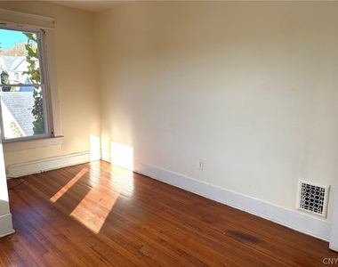 210 Grant Avenue - Photo Thumbnail 17